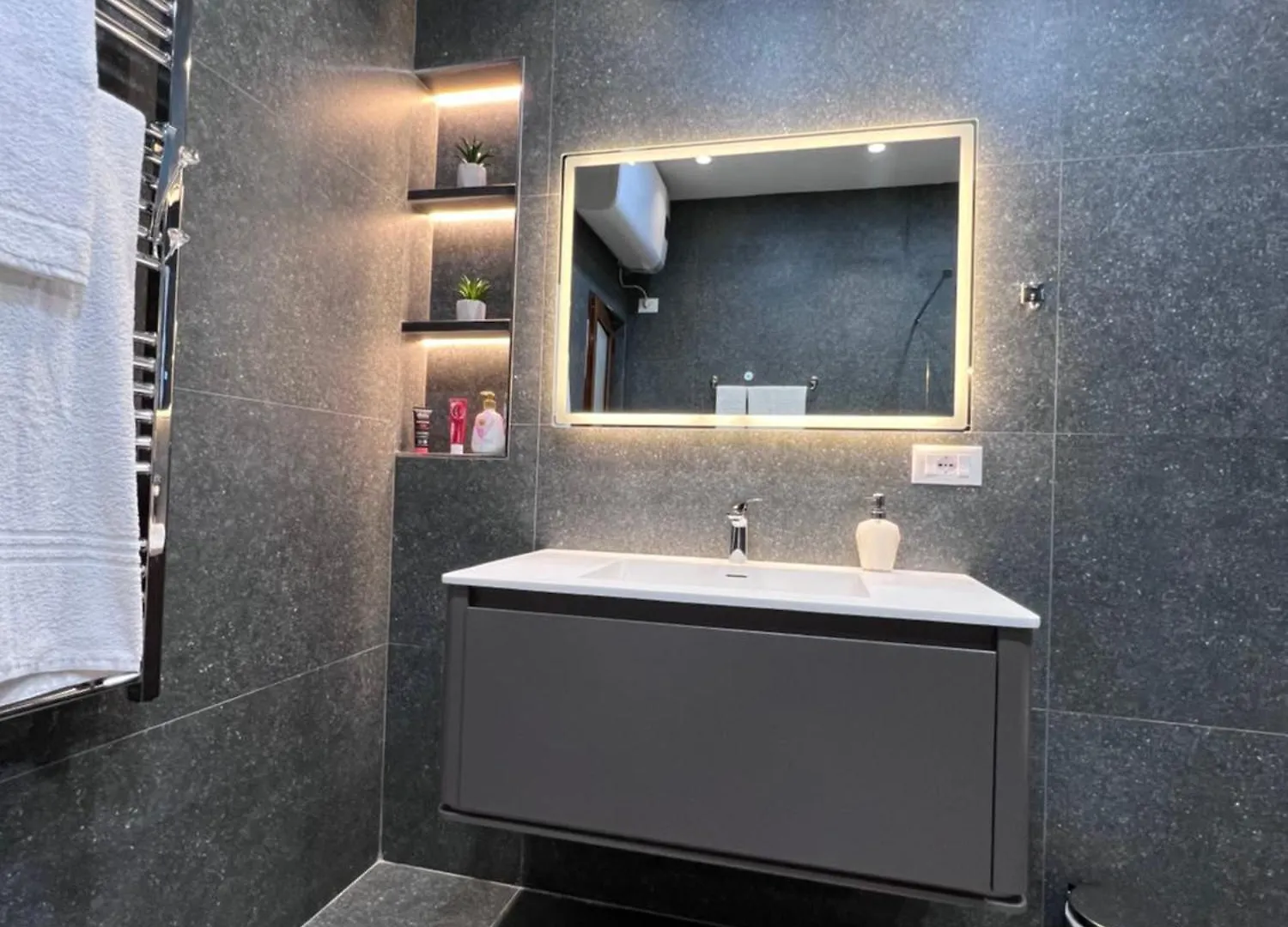 Modern Studio Apartment In A Villa - Tirane