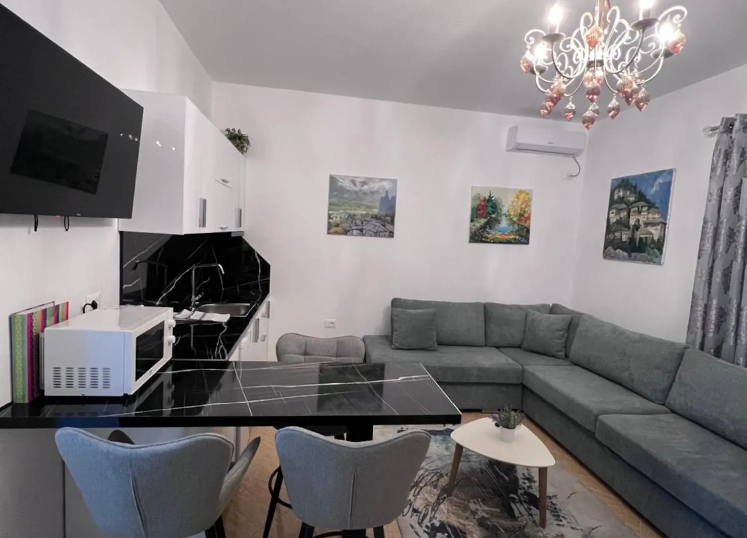 Modern Studio Apartment In A Villa - Tirane